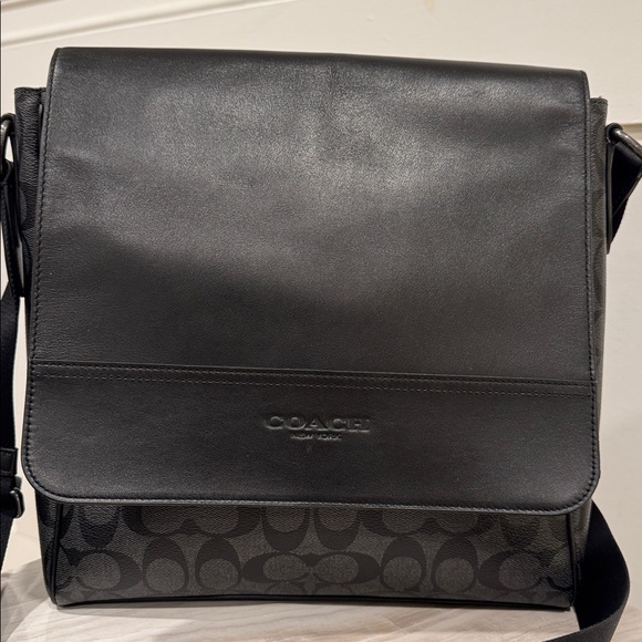 Coach Bag Signature Messenger Flap Crossbody - Picture 5 of 17